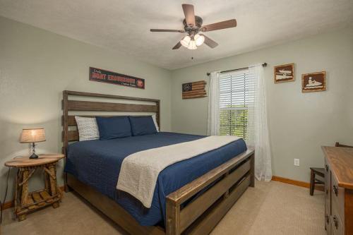 Lakefront with 3 King Beds, Pool Table, Arcade Barrel