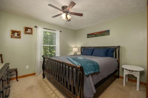 Lakefront with 3 King Beds, Pool Table, Arcade Barrel