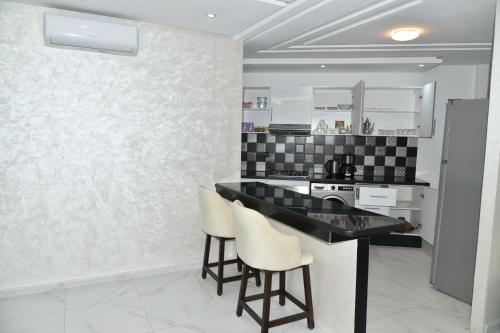 Kitchen, Stylish 3-Bedroom Flat in Kenitra Center Ville with Parking & Comfort in Kenitra