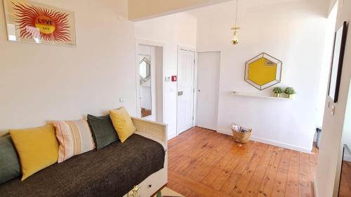 Happy Stay Lisbon - Suite with a view private terrace & AC - image 13