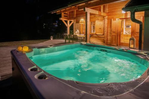 Chalet Hollygotty - OVO Network - image 3