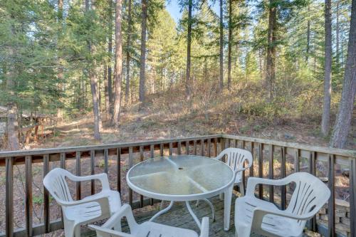 Peaceful Hillside Leavenworth Cabin half Acre Lot