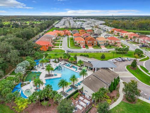 Tranquility Hut, Spacious 4-bedrooms, 4-bathrooms, Pools, free parking, Kissimmee (photo 10)