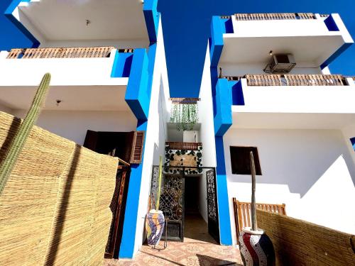 DAHAB WORLD (ASALA), Dahab