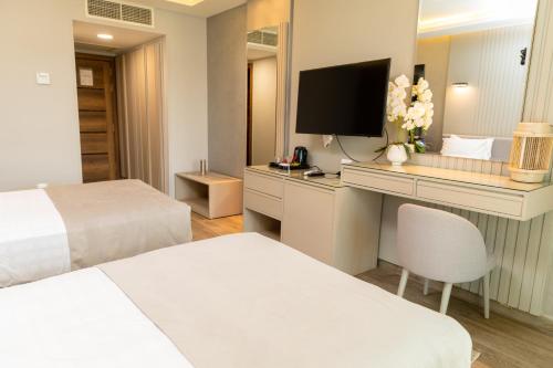 Nile Club hotel Room Type - Suite with River View