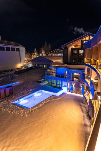 Swimming pool, Spa Apartments - next to AreitXpress Liftstation near Shiraz Restaurant
