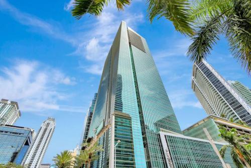 1BR Luxury Condo With Parking in the Heart of Brickell in Miami, USA