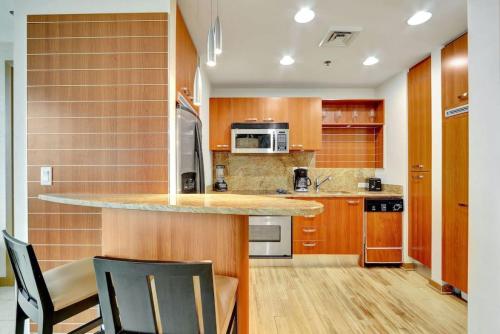 1BR Luxury Condo With Parking in the Heart of Brickell in Miami, USA