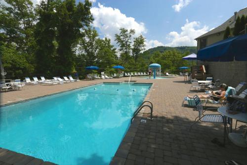 Skyline Splendor: Luxe Retreat with Breathtaking Views Over Downtown Gatlinburg in Gatlinburg, USA
