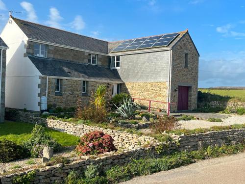 Beautiful Cornish Home "High on the Cliffs"