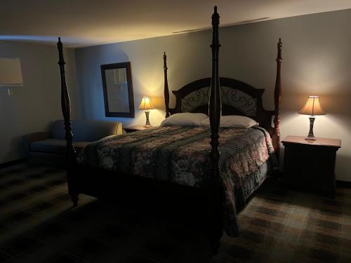 The Ridge Motor Inn - main image