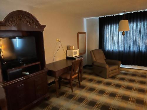 The Ridge Motor Inn - image 11