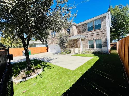 *Heart of Houston* Pet friendly/14ppl/4br/2.5b in Houston, USA