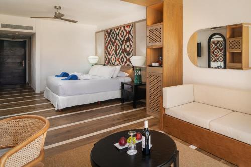 1 double bed, 1 sofa bed