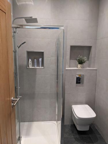 Modern aptmt, 2 Stops to Central London, Smart lock, Netflix 5