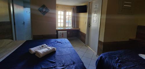 Standard Queen Room with Two Queen Beds image 3