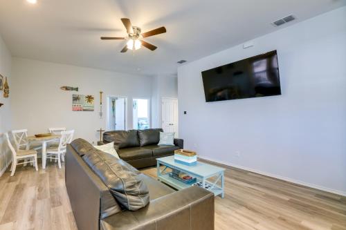 Rockport Home with Community Pool Access and Bay View! in Rockport, USA