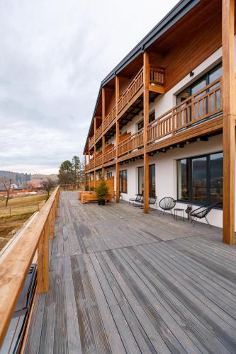 Alrededores, Yo Hotel in Polyanytsya