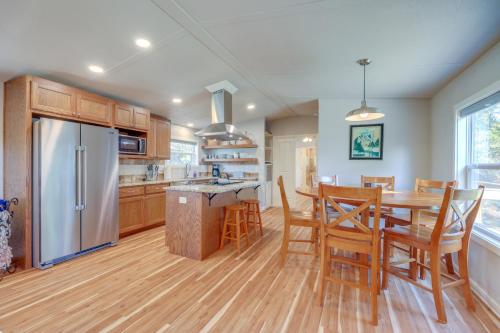 Pet-Friendly Canyon Lake Home about 3 Mi to Water! in Canyon Lake, USA