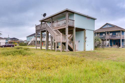 Chic Crystal Beach Home with Deck Walk to the Ocean in Crystal Beach, USA