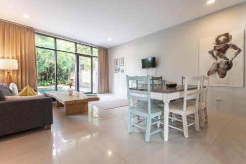 Surf House Santai Villa Balian - Bali