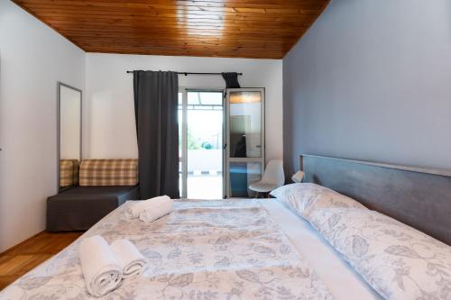 Three-Bedroom Apartment image 7