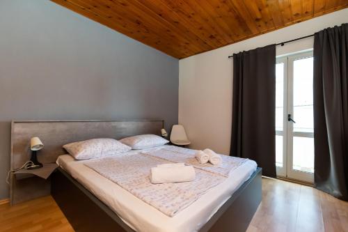 Three-Bedroom Apartment image 5