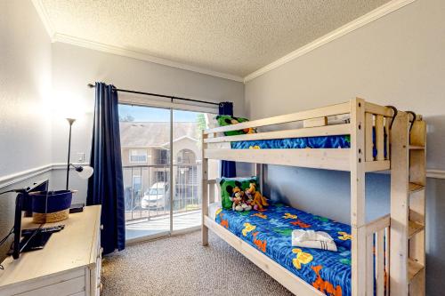 The Pink Flamingo, Apt B