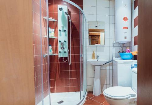 Cozy & stylish flat with amazing view near ski road, 5min to Gondola & Bar Street, Bansko (fotografie 8)
