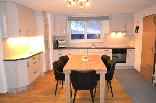 ห้องครัว, Elfe-Apartments FerienMietWohnungen in เอมเมทเทิน