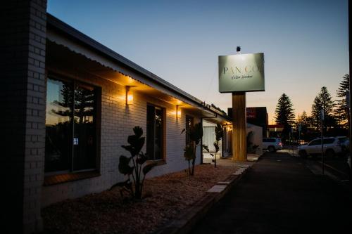 潘科維克多港 (Pan Co.  Victor Harbor) in 維克多港