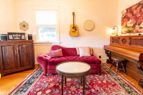 Manitou Springs White Yarrow Inn House in Manitou Springs, USA