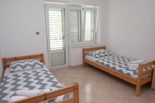 Holiday house with a parking space Podstrana Split - 6044 - image 3