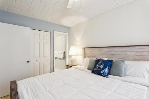 Fun & Comfy Beachside Getaway ~ King Bed ~ Balcony, Ocean City (Foto 8)