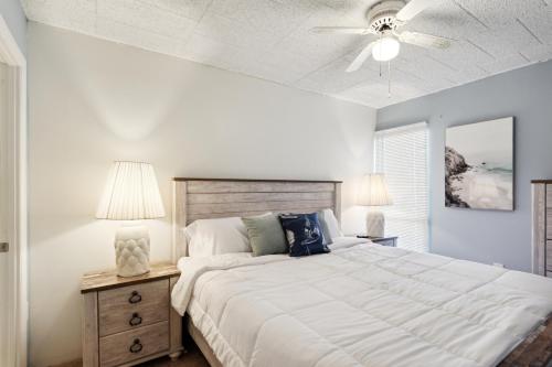 Fun & Comfy Beachside Getaway ~ King Bed ~ Balcony, Ocean City (Foto 6)