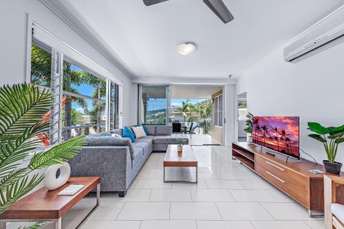 Airlie Summit Apartments Room Type - Stunning Two Bedroom Unit - Ocean Views - Unit 26