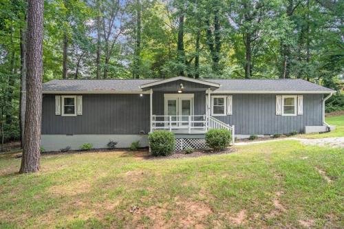 Spacious home- near Airport, Crabtree Mall & Food in Raleigh, USA