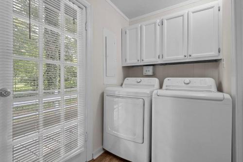 Spacious home- near Airport, Crabtree Mall & Food in Raleigh, USA