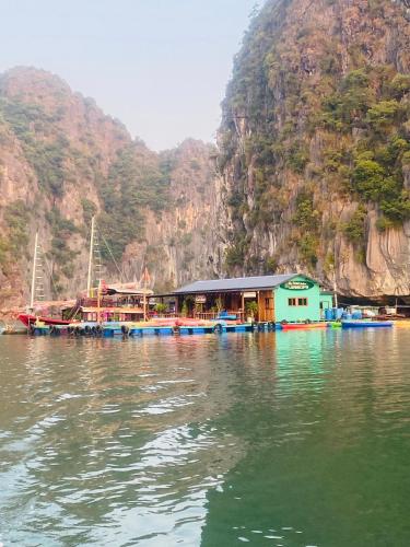 Eco Floating Farm Stay Cai Beo in Ben Beo