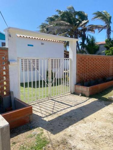 Cabaña con piscina y Cerca al mar VILLA CONEJO