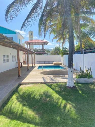 Cabaña con piscina y Cerca al mar VILLA CONEJO