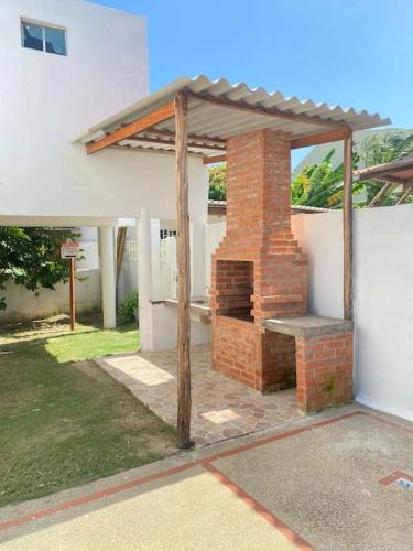 Cabaña con piscina y Cerca al mar VILLA CONEJO