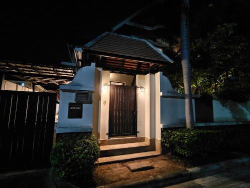 Baan Natcha Villa