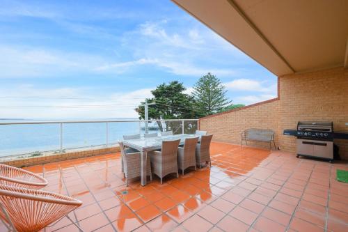 Beachfront Bliss - shared indoor pool & spa in Phillip Island