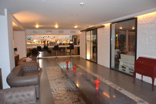 Pub/Lounge, Brisamar Suites in El Vendrell