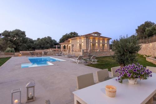 Villa Niragia with Magnificent view - Location, gîte - Astérion