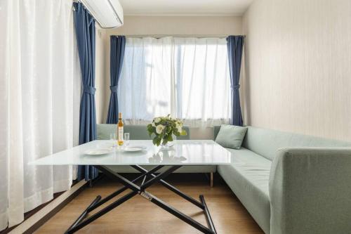 Bright Modern Airbnb in Tokyo's Northern District, Токио