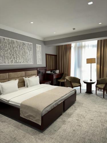 room detail thumbnail 1