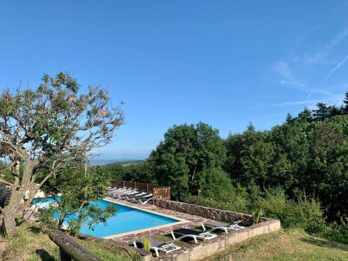 Les Gites Le Viallon, 3 gîtes avec terrasses privatives, Piscine chauffée, WIFI