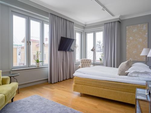 1 queen bed